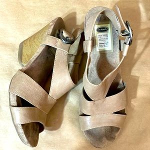 Dr Scholl’s tan wedges. Women’s 8.5